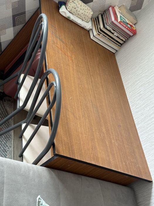 Стол компьютерный или кухонный