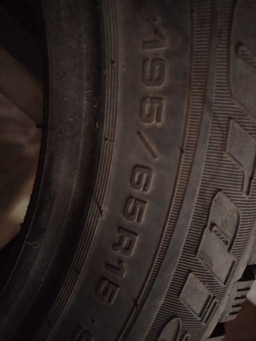 Продам шины зимние 195/65/15