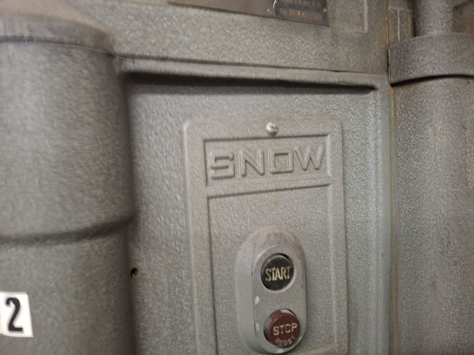 Mașina de găurit automata Snow Manufacturing Fabricație SUA