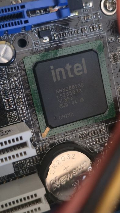 Стар компютър, нямам представа от части