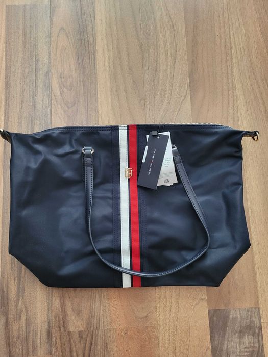 Дамска чанта Tommy Hilfiger