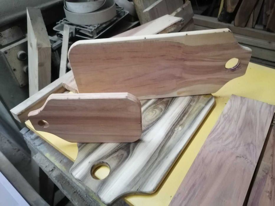 Изработка на дъски за рязане и дървени барплотове.