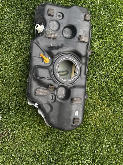 Резервоар за Hyundai i30 1.5 tgdi  2020 година , става и за киа сийд .