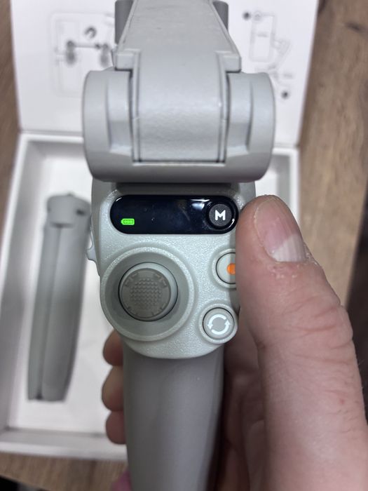 DJI Osmo Mobile SE Gimbal / Стабилизатор за телефон – като нов