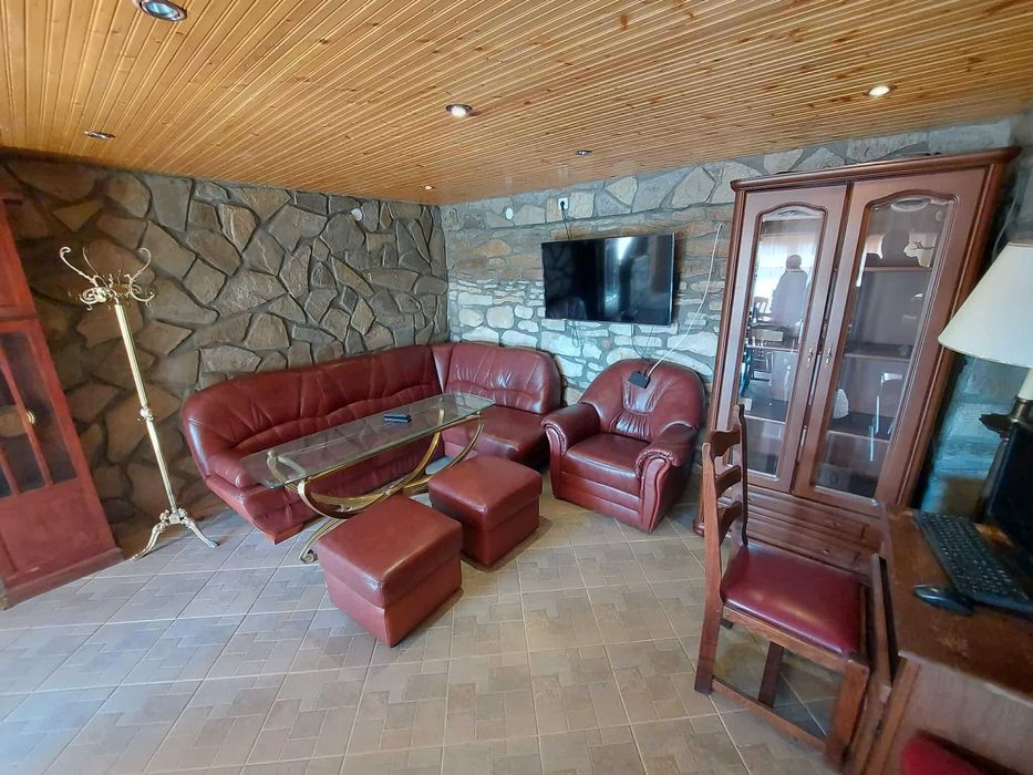 Двуетажна къща, с. Момино