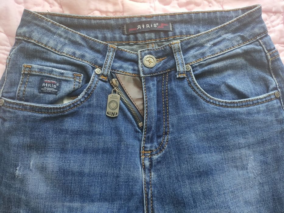 Продам брюки на мальчика