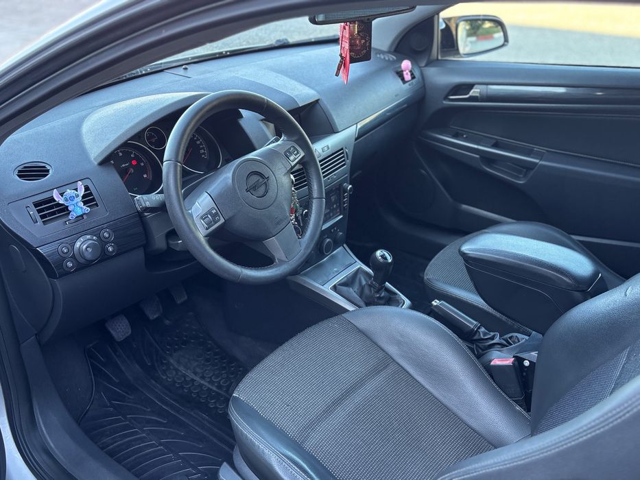 Opel astra H GTC