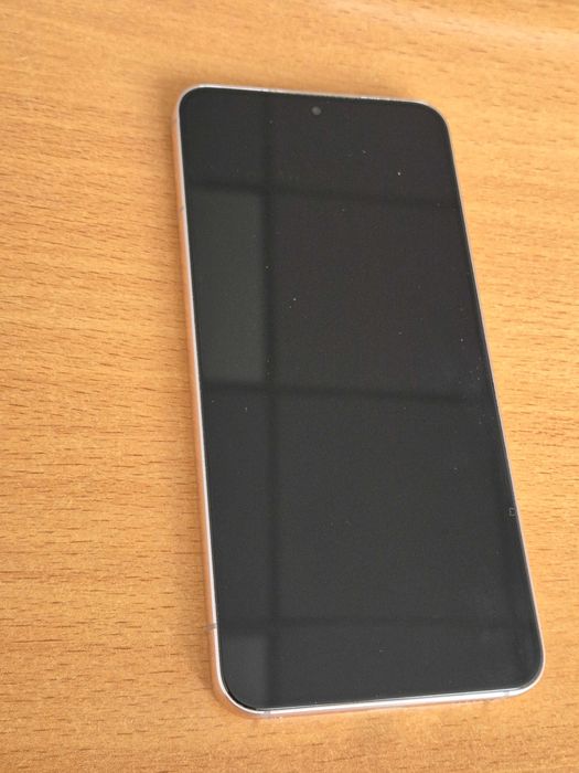 Продам НЕРАБОЧИЙ Samsung galaxy S22