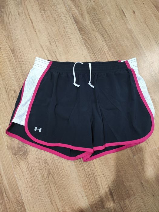 Pantaloni scurți de damă Under Armour mărimea M