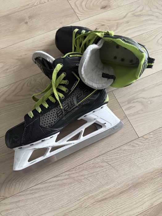 Продам коньки вратарские