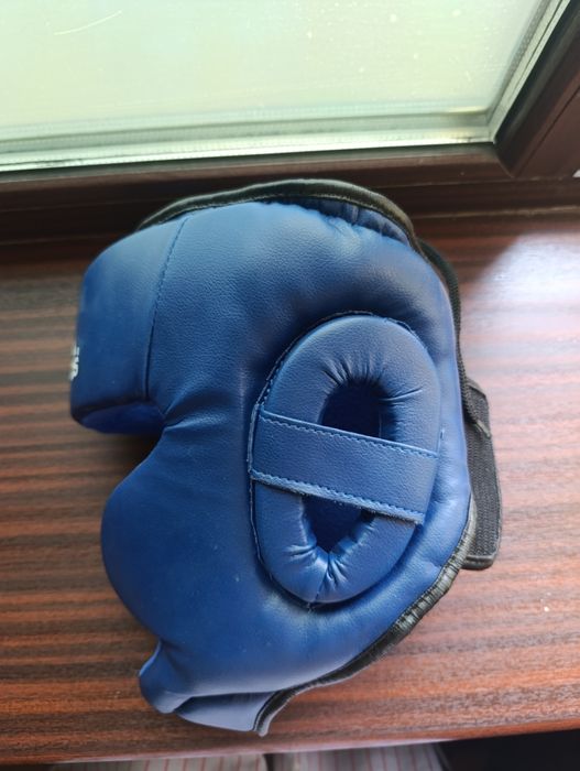Шлем боксерский в идеальном состоянии