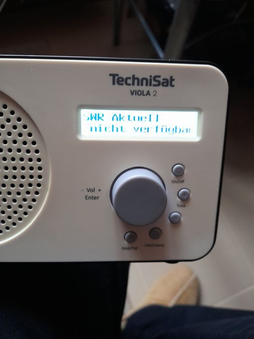 Vind radio portabil și la curent Technisat viola2