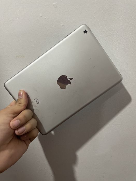 iPad mini 64 ГБ всё работает