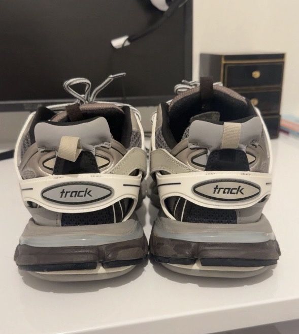 Balenciaga track led