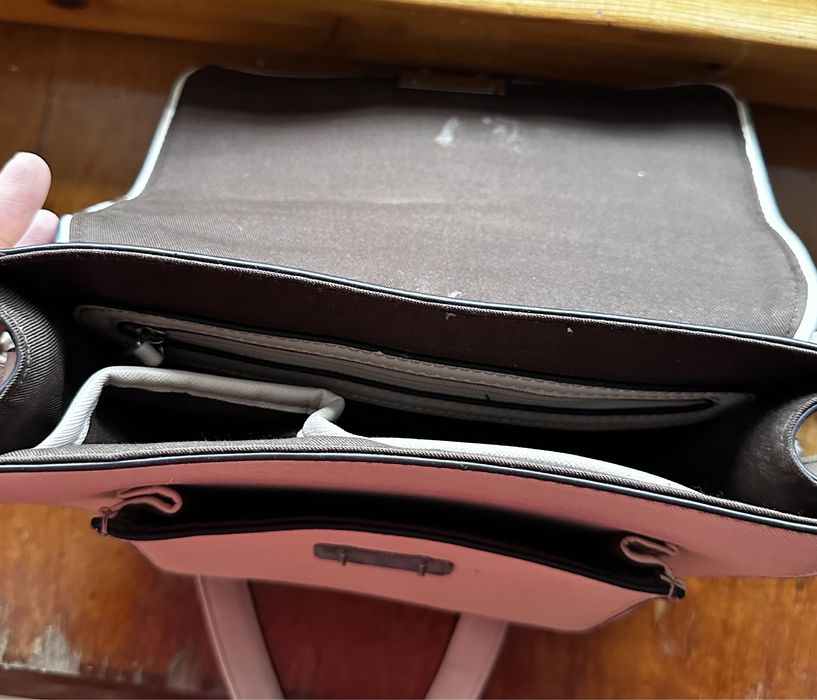 Бежевая сумка через плечо