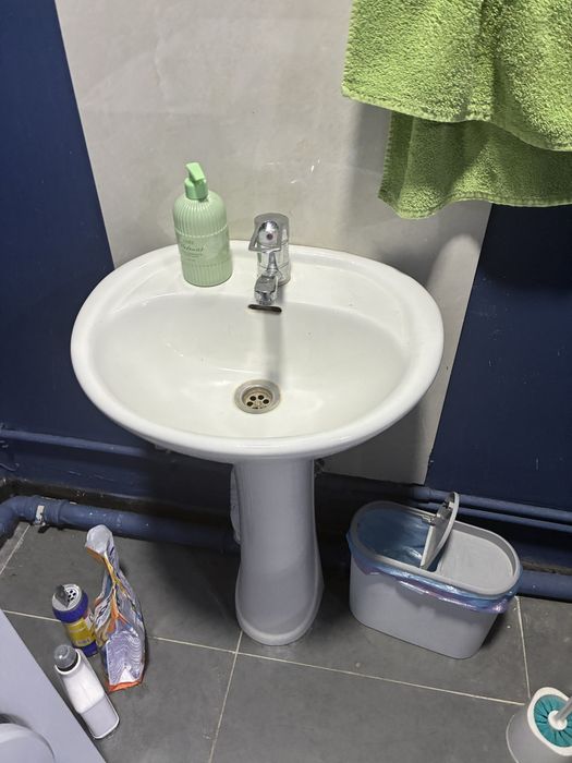 Унитаз и раковины