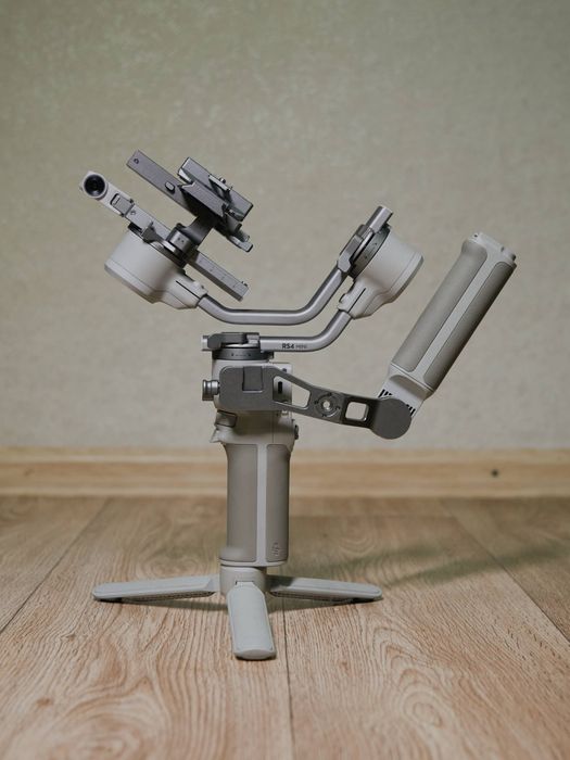 Продам DJI RS4 mini combo