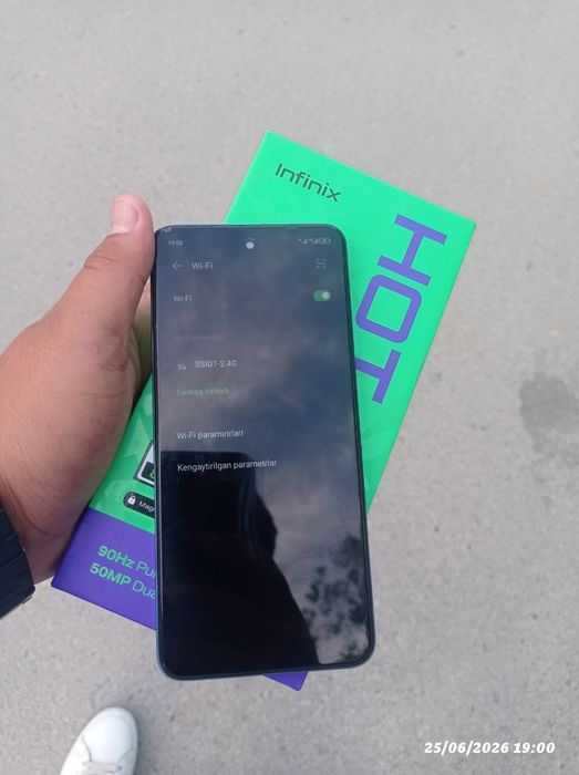 Infinix hot 40 i
