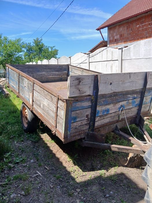 Remorca după tractoar