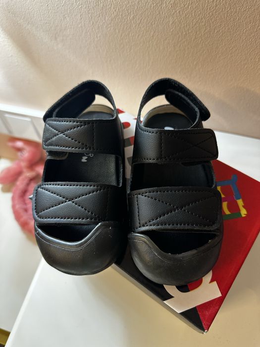 Продам сандали детские