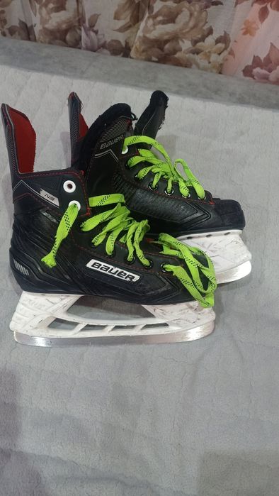 Хоккейные коньки