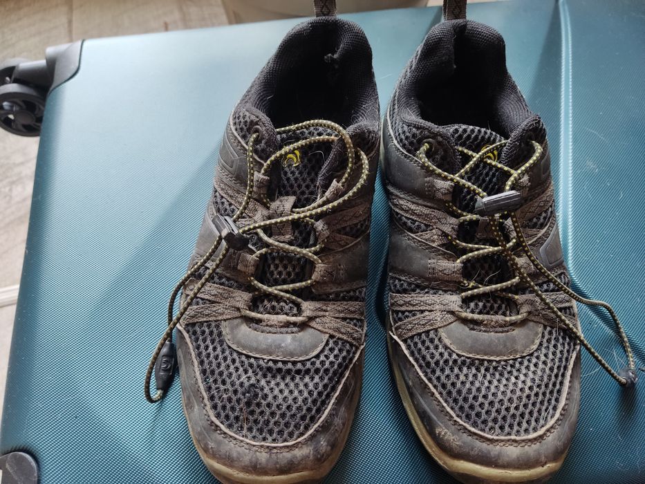 Обувь на мальчика бесплатно.