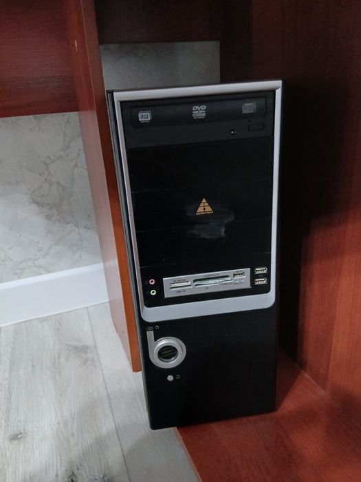 Компьютер с поставкими