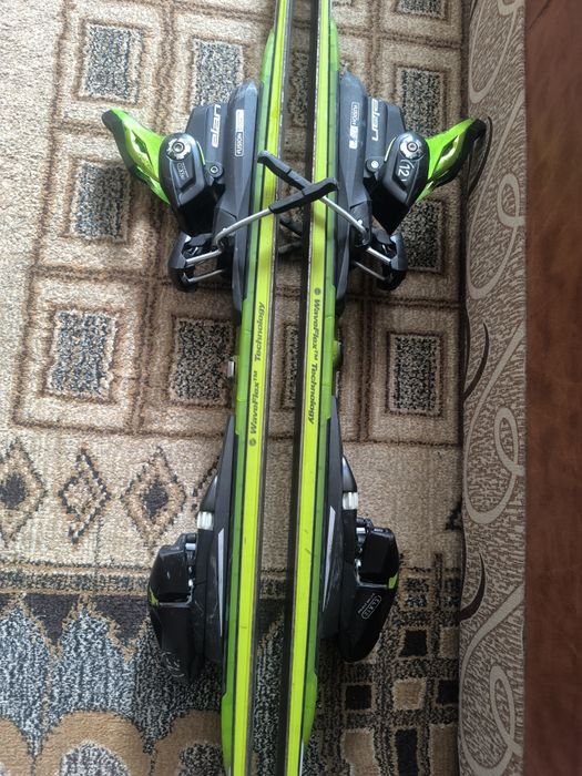 Skiuri Elan de race Sl