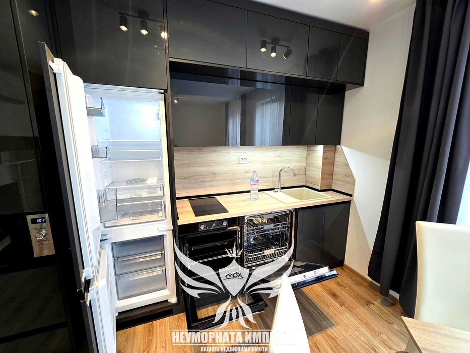 Дава се под наем Тристаен апартамент в Асеновград - 77 кв.м за 511 € - Снимка #2