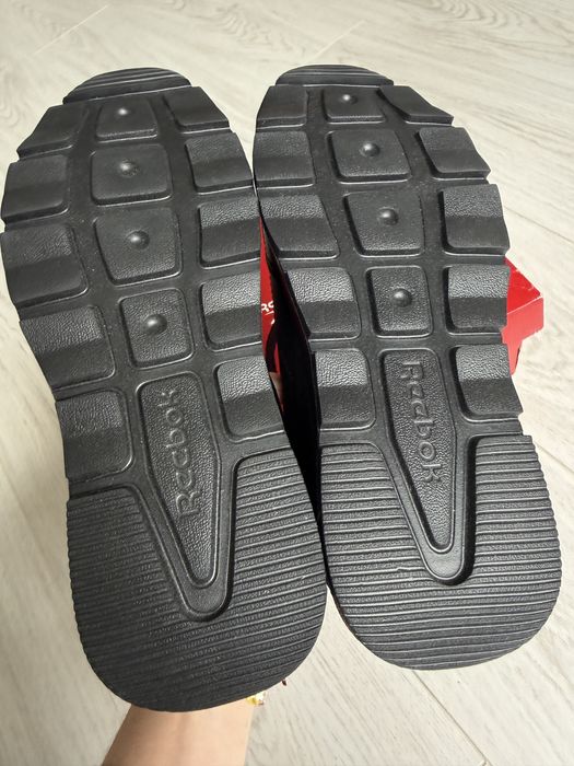 НОВИ с етикет в оригинална кутия черни дамски маратонки Reebok 37.5 (24cm)