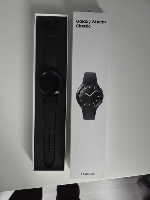 Samsung Galaxy S22 + Samsung Galaxy Watch 4 Classic LTE