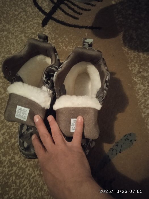 Продам ботинки новые