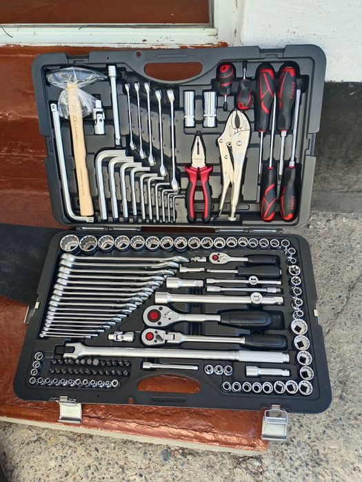 Продам новый Набор ключей