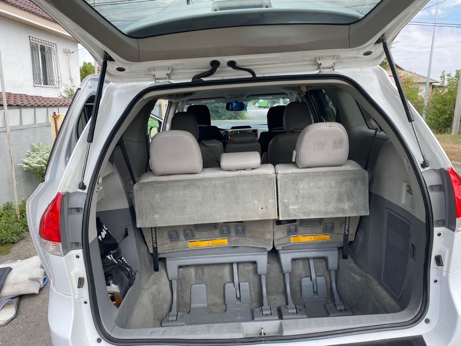 Продам машину Toyota Sienna. 2012 г.в