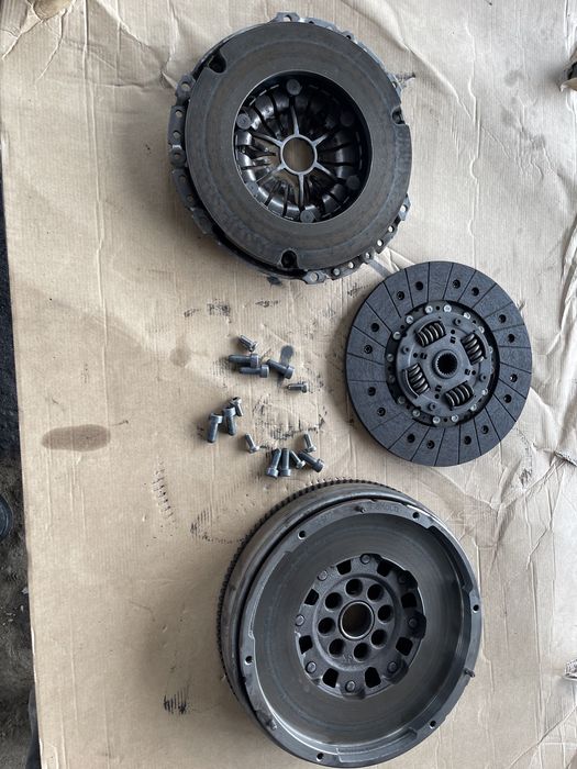 Kit ambreiaj LUK,complet Freelander 2 /2.2 diesel, aproape nou