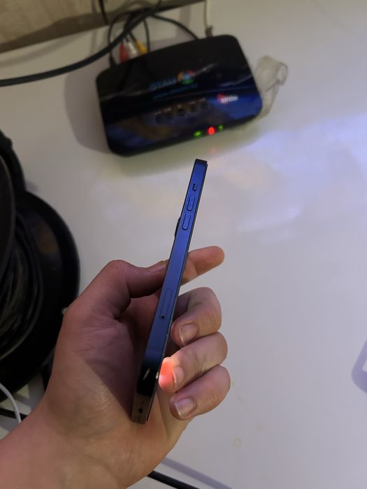 Айфон 13 в хорошем состоянии