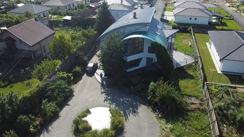 Vand/inchiriez - vila pe 3 niveluri - Satu Nou de Jos