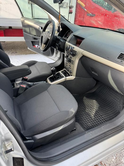 Opel astra H 2008 1.6 benzina manuală