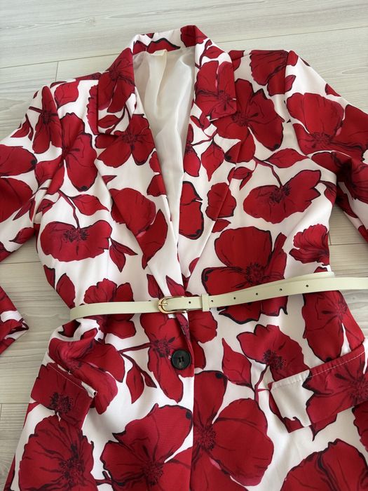 Дамско сако с колан