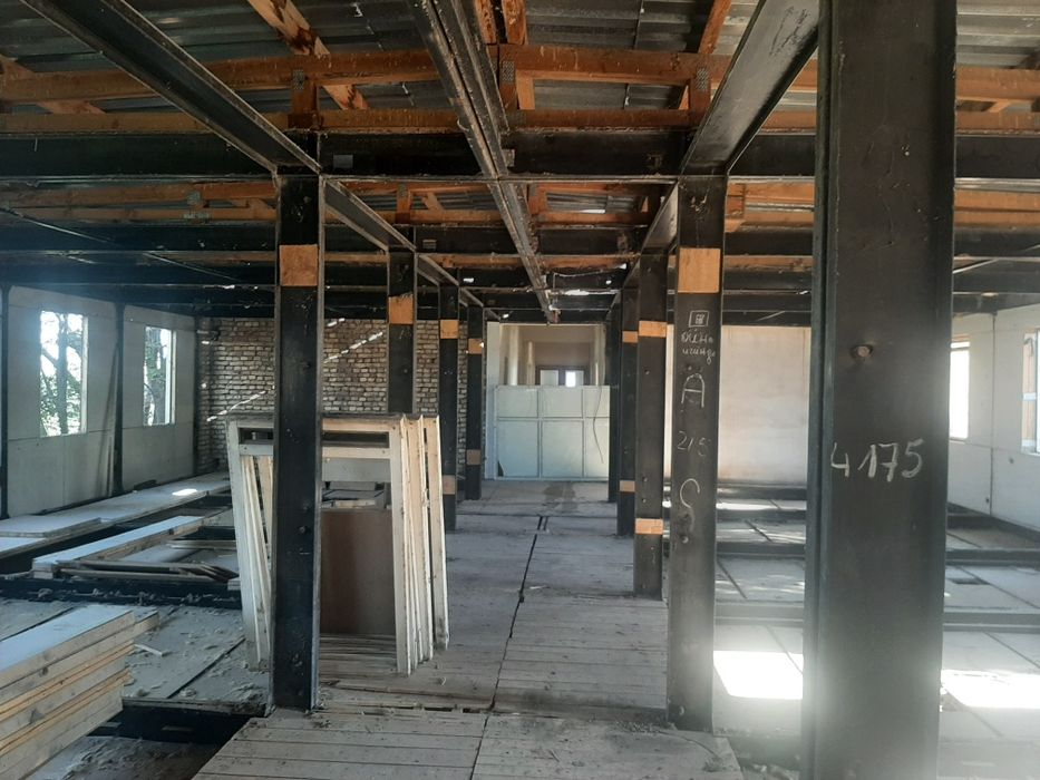 Бу здания  сотилади  темирлари тахталари