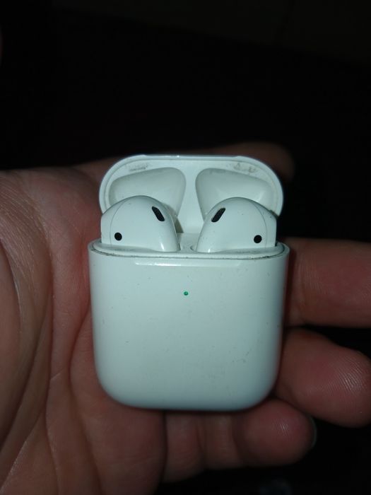 Продаётся наушники Airpods