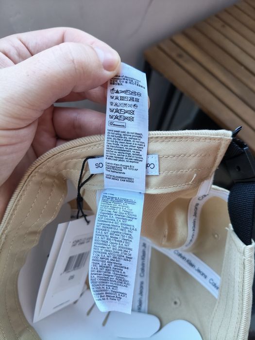 Calvin Klein Jeans șapcă unisex bej cu logo mic brodat marime OS noua originala