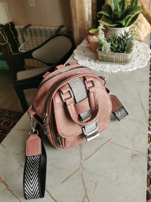 Женская сумка-рюкзачок