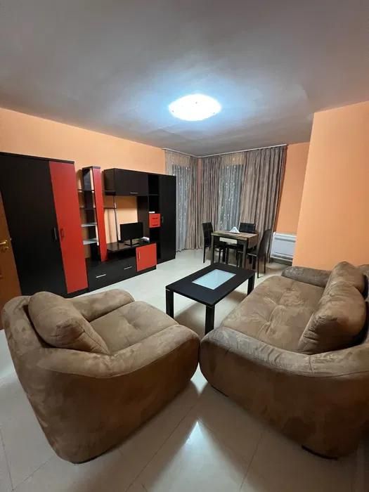 Дава се под наем Двустаен апартамент в Варна, Левски - 80 кв.м за 575 € - Снимка #2