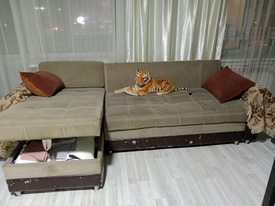 Продам диван угловой