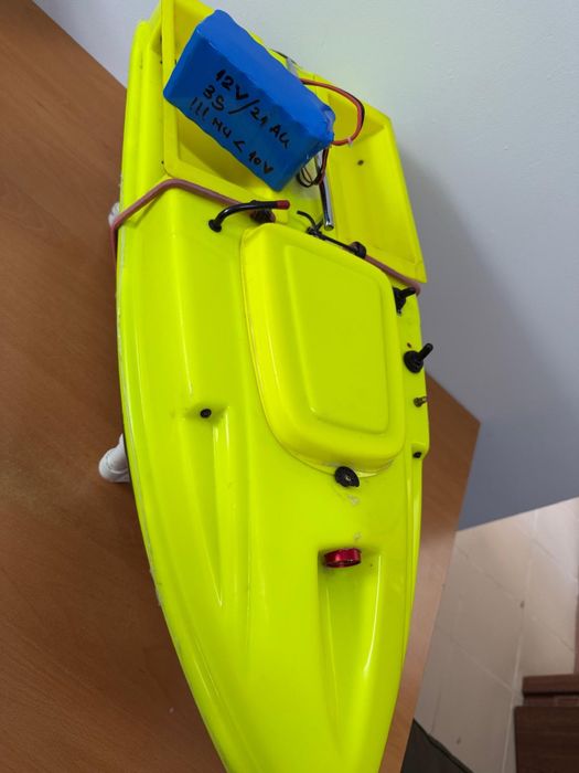 Barcuta plantat si sonar Toslon tf 520