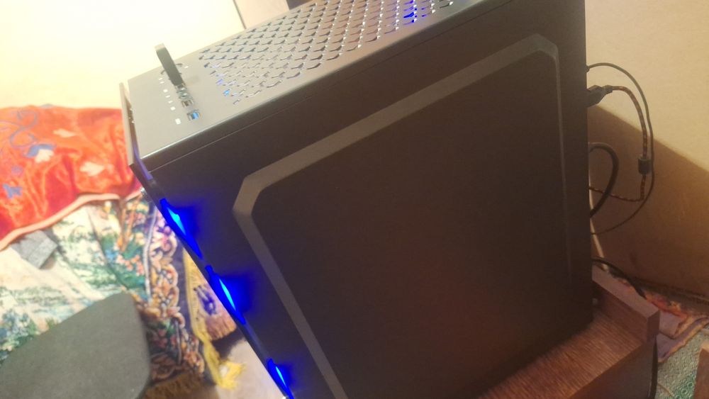 Продам  пк б/у для игр тянет почти все