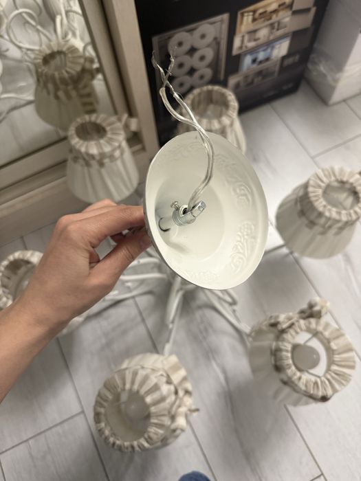 Срочно продам люстру