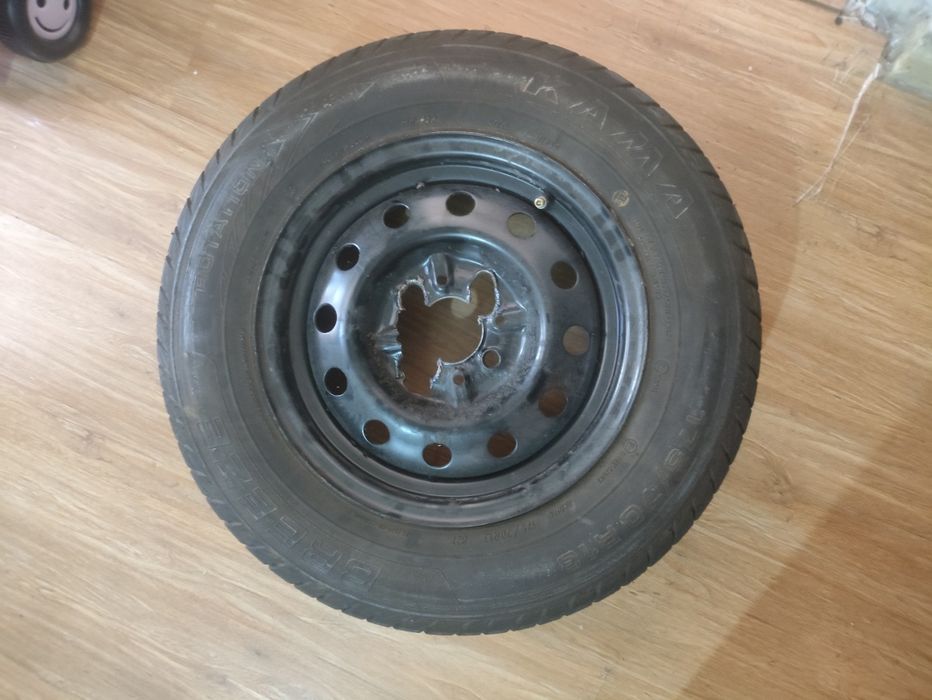 Покрышка R13 новый