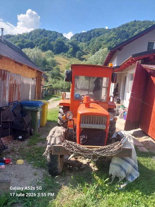 Vînd tractor cararo 4x4